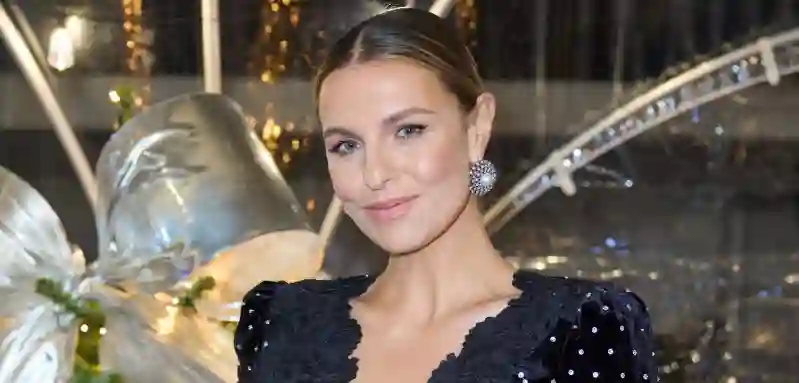 laura wontorra heiß freizügig sport look körper beine