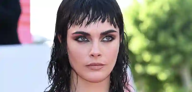 Cara Delevingne überrascht mit neuer Frisur