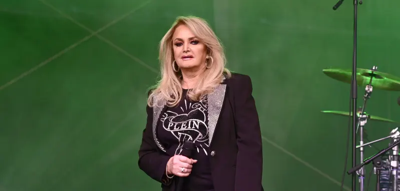 Bonnie Tyler soll eigentlich bald auftreten.