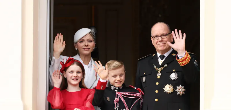 Fürstin Charlène und ihr Mann Fürst Albert mit den Kindern Prinzessin Gabriellaund Prinz Jacques