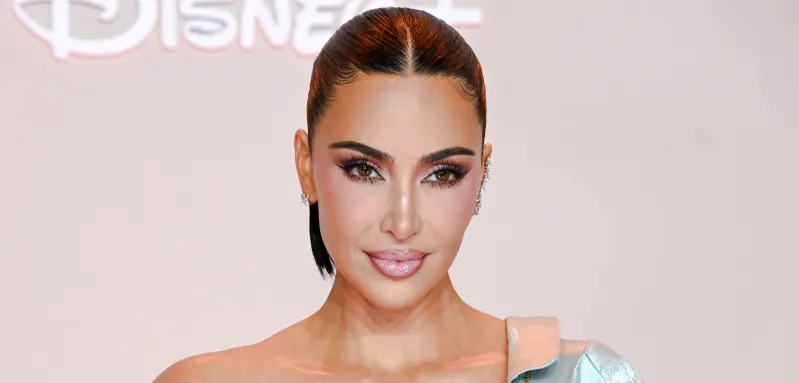Kim Kardashian erhält einen Euro Entschädigung.