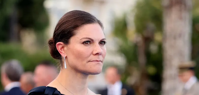Victoria von Schweden kommen die Tränen.
