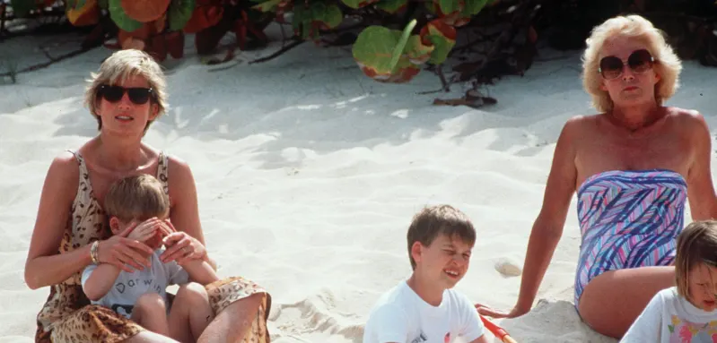 Lady Diana im Urlaub mit Prinz William und Prinz Harry