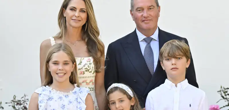 Prinzessin Madeleine mit ihrem Mann und Kindern
