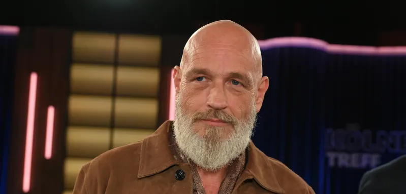 Torsten Sträter gibt Tumor-Diagnose bekannt.