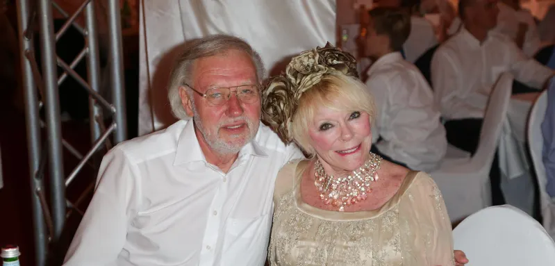 Nur drei Monate nach ihrem Mann stirbt Elke Sommer.