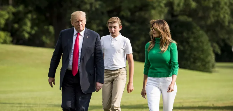 Donald Trump, Barron Trump und Melania Trump im August 2018