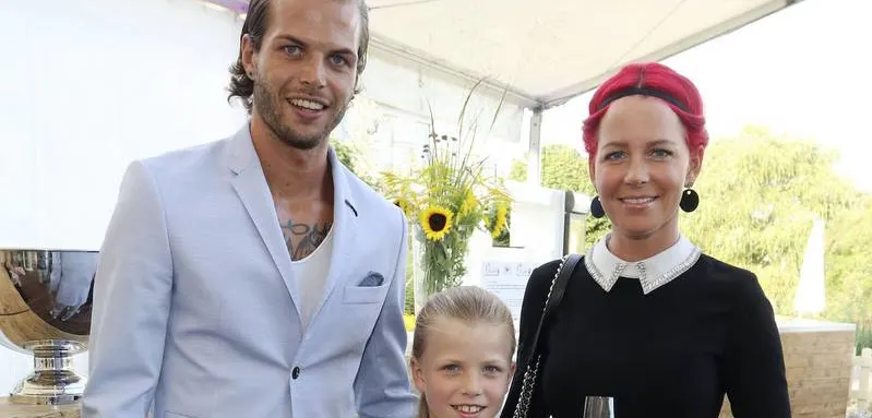 Dennis Diekmeier mit Tochter Delani und Ehefrau Dana beim Glow & Glory Charity Dinner by Cornelia P