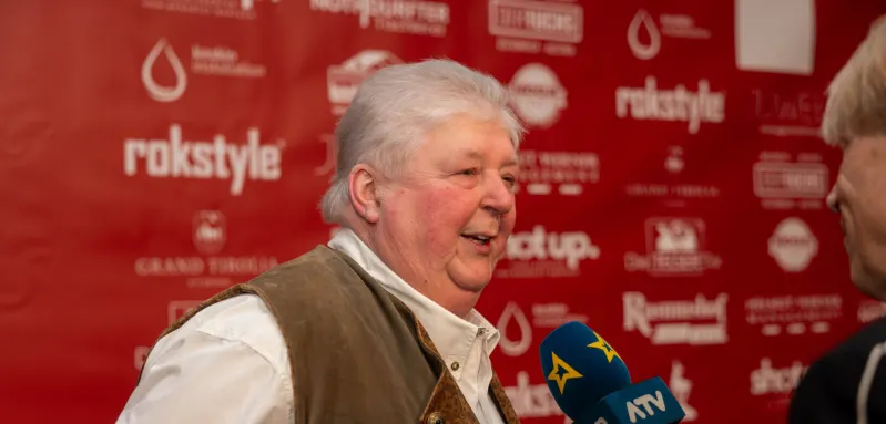 Wolfgang Schwalm von den Wildecker Herzbuben hat mit gesundheitlichen Problemen zu kämpfen.