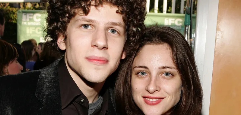 Jesse Eisenberg und Anna Strout