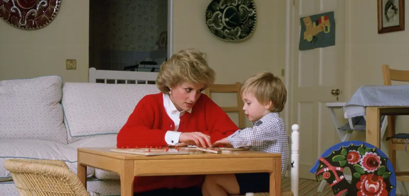 Lady Diana und Prinz William im Spielzimmer des Kensington Palasts