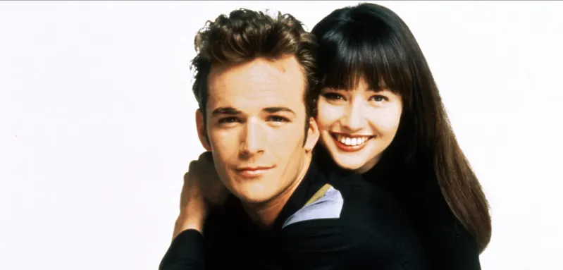 Luke Perry und Shannen Doherty in „Beverly Hills, 90210“.
