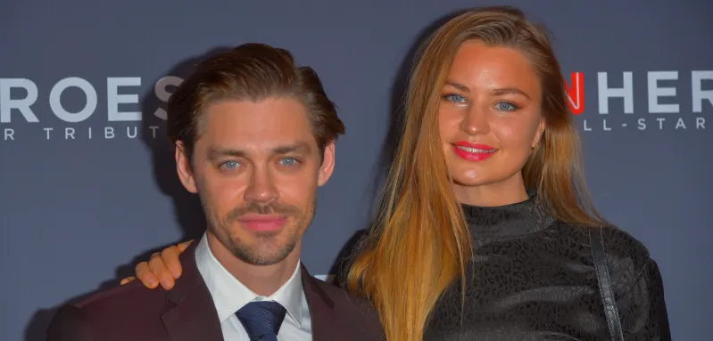  Tom Payne und Jennifer Akerman