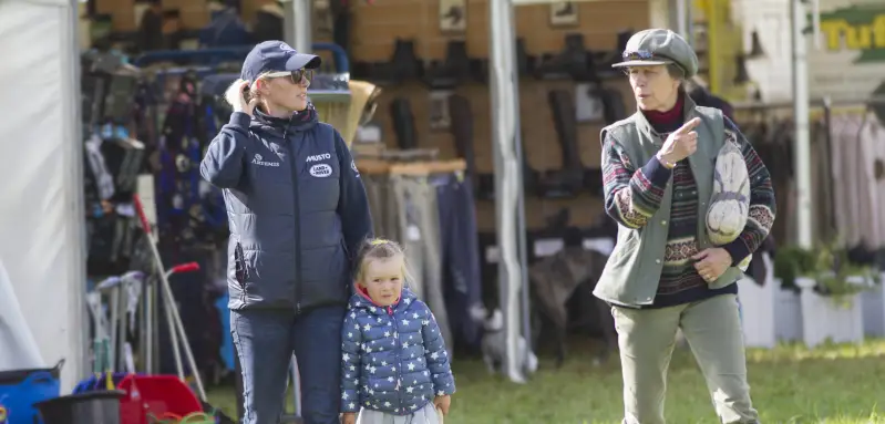 Zara Tindall, Mia Grace Tindall und Prinzessin Anne