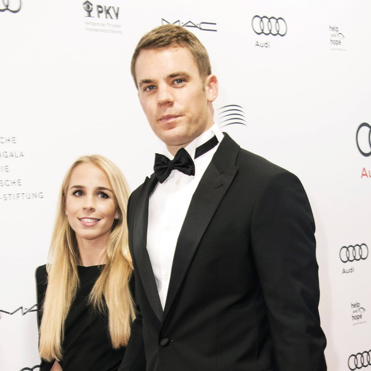 Neuer Nina Weiss World Cup Fever Nina Neuer Scores With A Lana Couture Wedding Gown Bridal Times Sur Le Plan Amoureux Manuel Neuer Partage La Vie D Une Jolie Allemande De