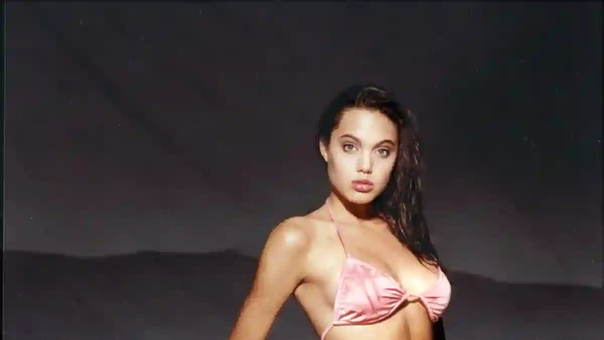 Angelina Jolie im Alter von 16 Jahren