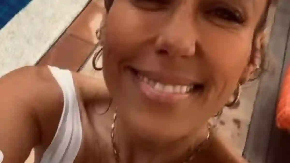 annemarie carpendale bikini heiß sexy