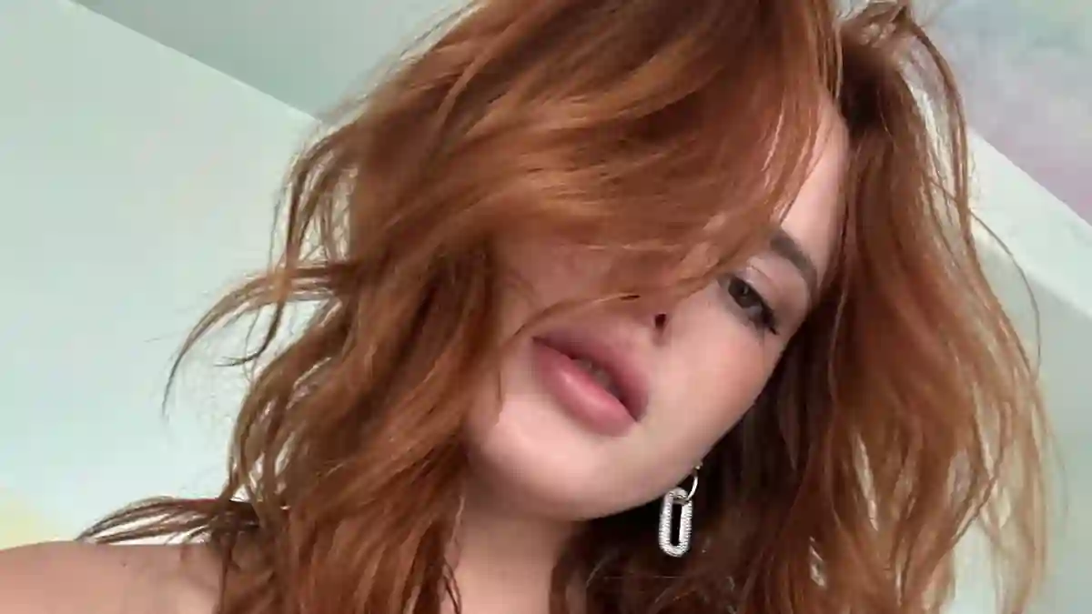 bella thorne brüste heiß sexy dekollete