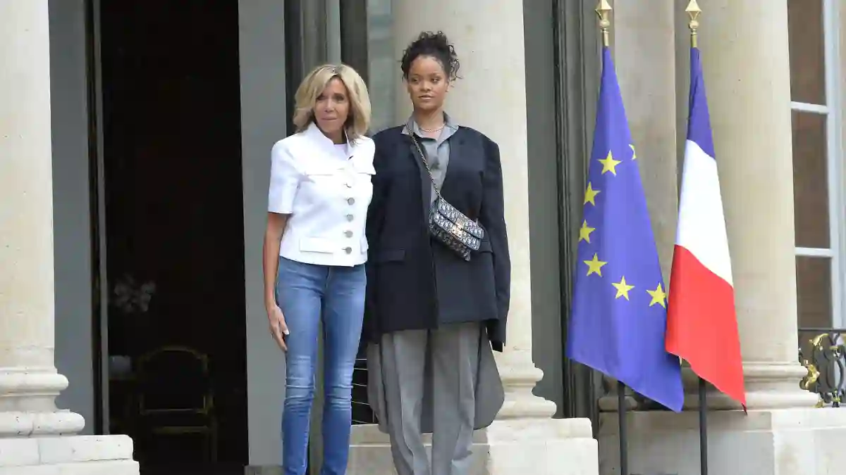 Brigitte Macron und Rihanna vor dem Élyséepalast in Paris