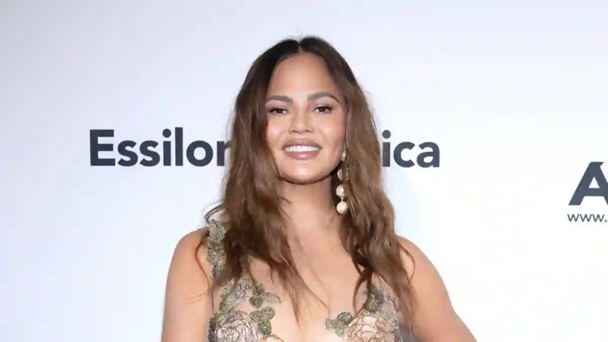 chrissy teigen sexy heiß oberweite dekolleté sports illustrated fotoshooting