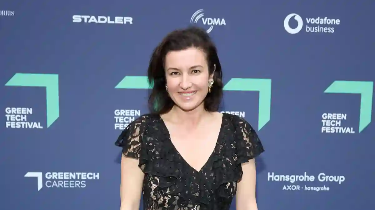 dorothee bär kleid preisverleihung roter teppich look