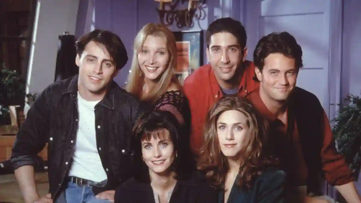 (obere Reihe von links) Matt LeBlanc, Lisa Kudrow, David Schwimmer, Metthew Perry, (untere Reihe) Jennifer Aniston und Courtney Cox haben bei „Friends“ die Hauptrollen gespielt