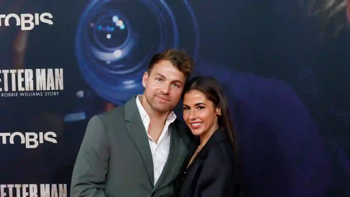 Sarah Engels und Julian