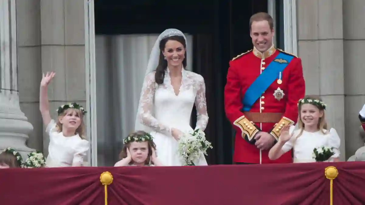 Herzogin Catherine und Prinz William mit ihren Blumenkindern an ihrer Hochzeit