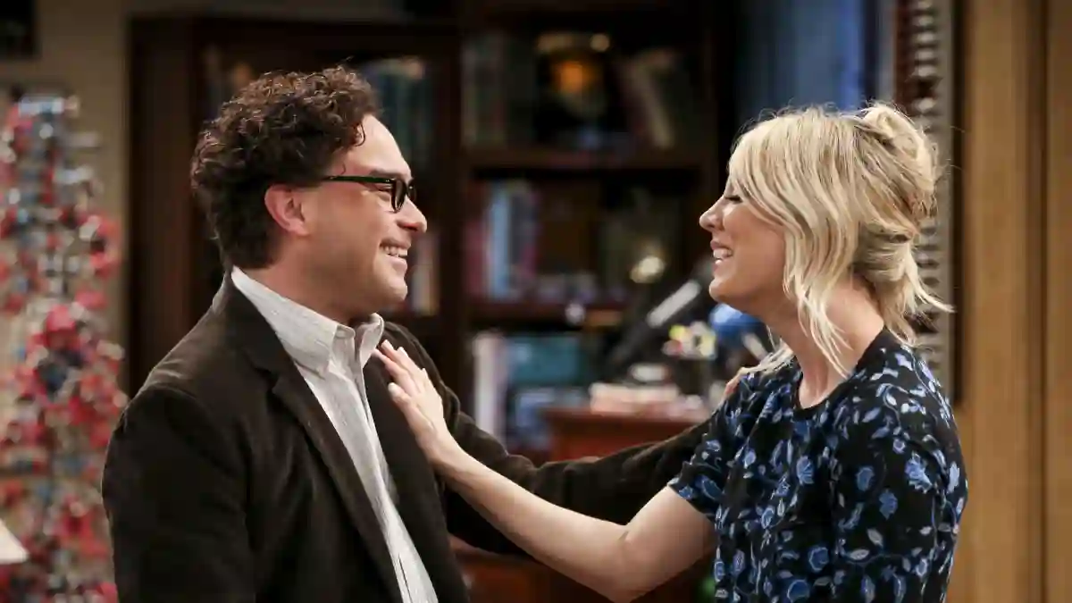 Leonard Hofstadter (Johnny Galecki) und Penny Hofstadter (Kaley Couco) in Staffel 12 von „The Big Bang Theory“