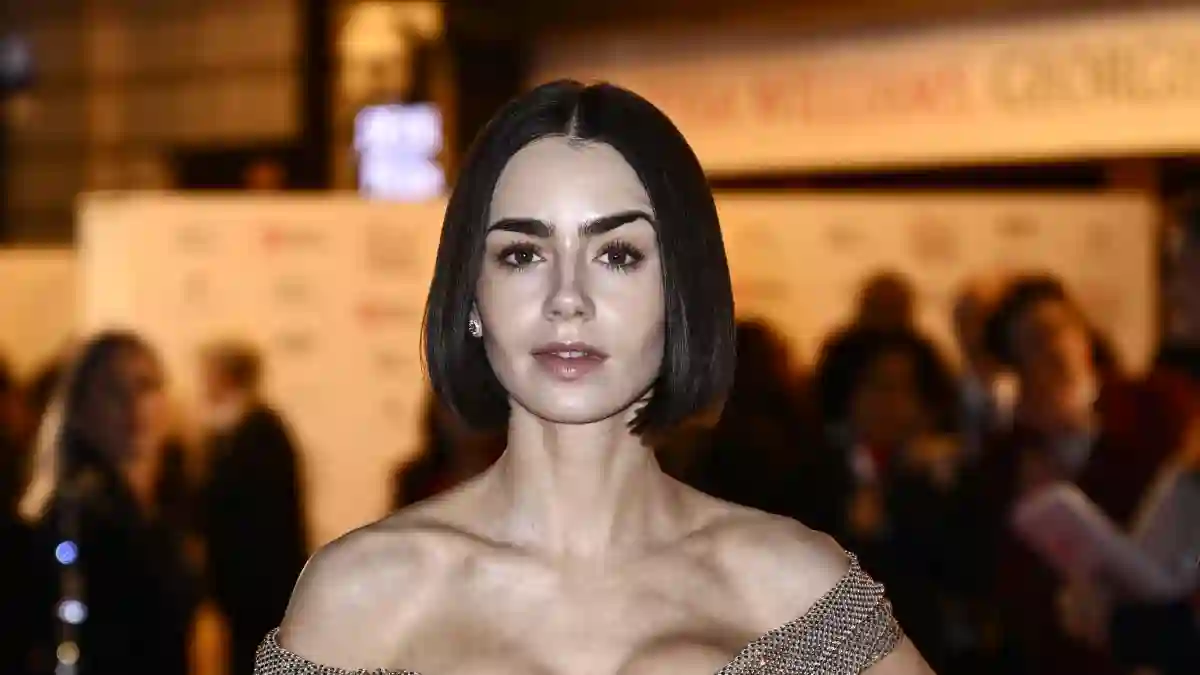 Lily Collins zeigt viel Haut in London