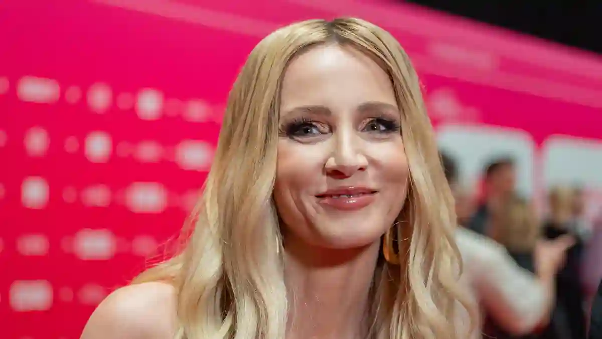 melissa naschenweng heiß hot freizügig