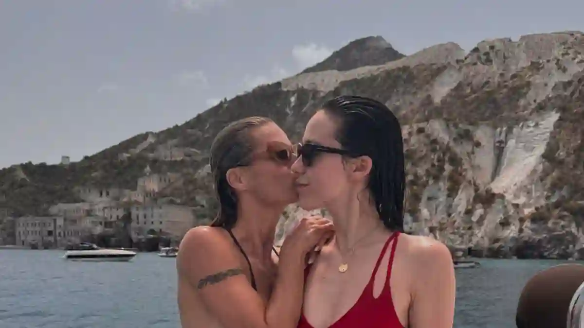 Michelle Hunziker und Aurora Ramazzotti heiß sexy bikini badeanzug