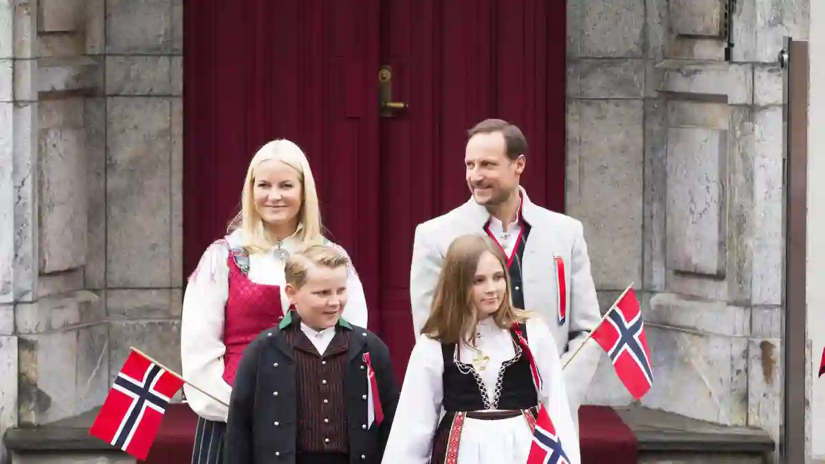 So traditionell kleiden sich die norwegischen Royals am Nationalfeiertag