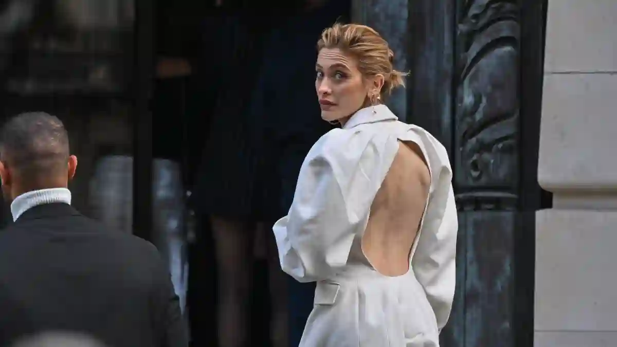 Paris Jackson in einem freizügigen Outfit in Paris