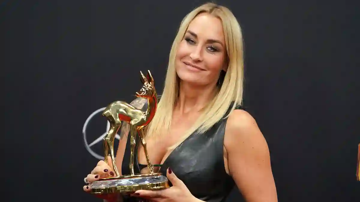 sarah connor heiß freizügig haut körper oberweite