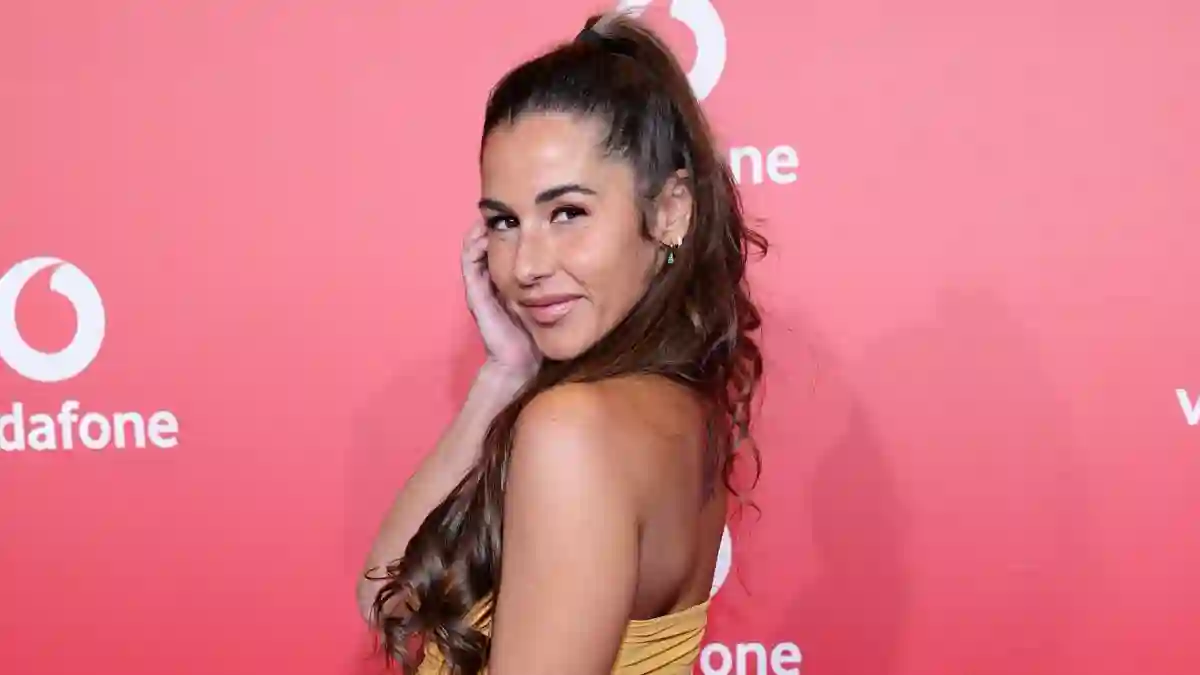 sarah engels heiß freizügig tanga bikini body look