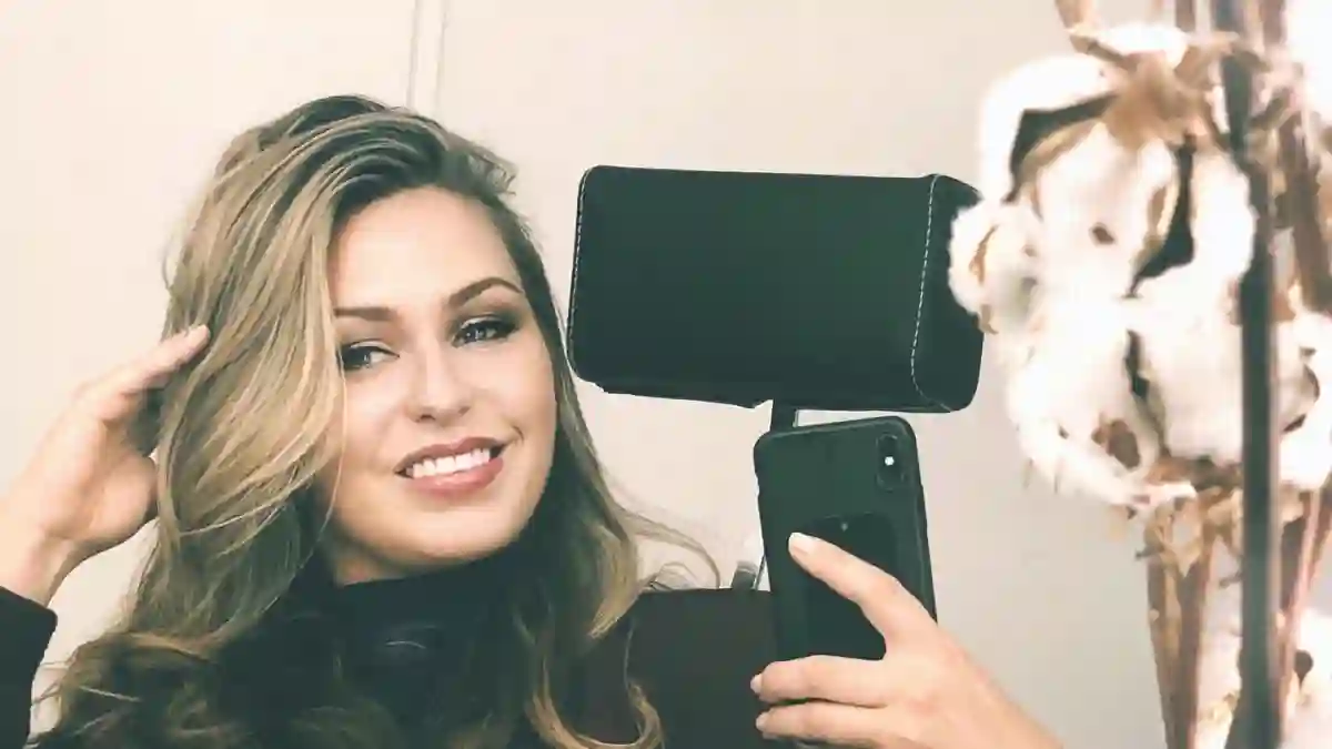 Selfie von „Bares für Rares“-Händlerin Sarah Schreiber