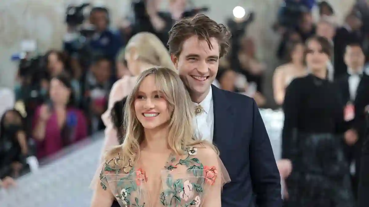 Suki Waterhouse und Robert Pattinson bei der Met Gala 2023