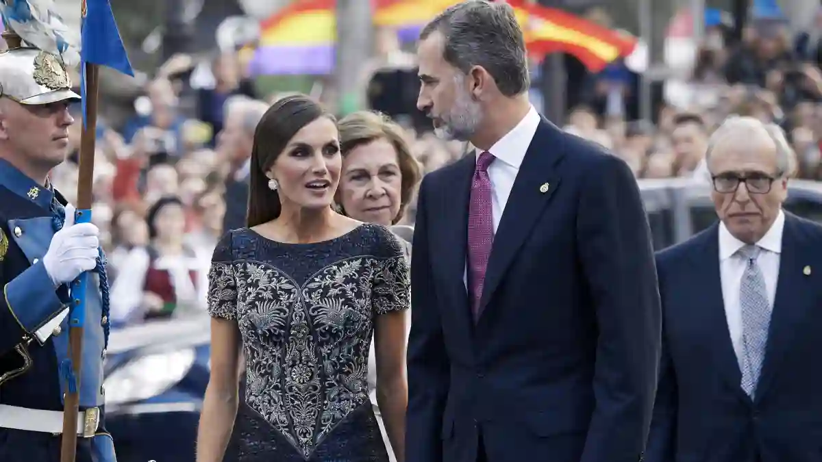 Königin Letizia mit König Filipe IV. und Königin Sofia bei der Verleihung der Princess of Asturias Awards 2018