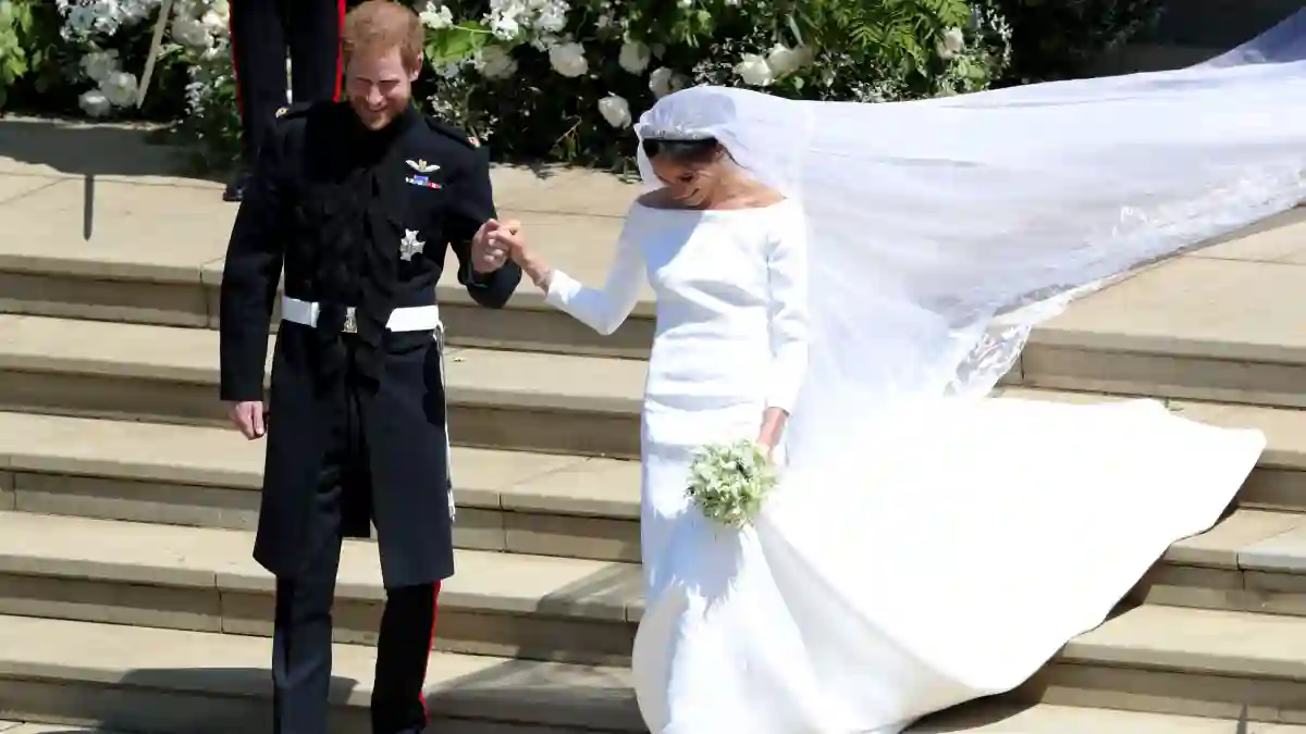 Prinz Harry Herzogin Meghan Hochzeitskleid