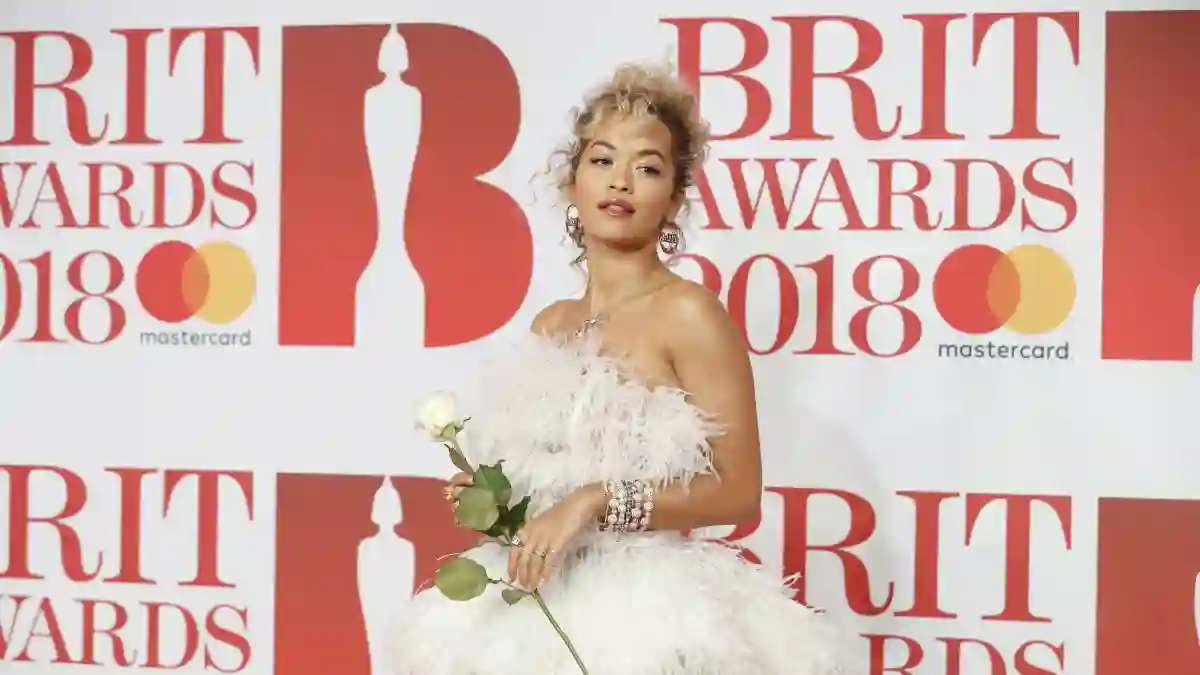 Sängerin Rita Ora bei den BRIT Awards 2018