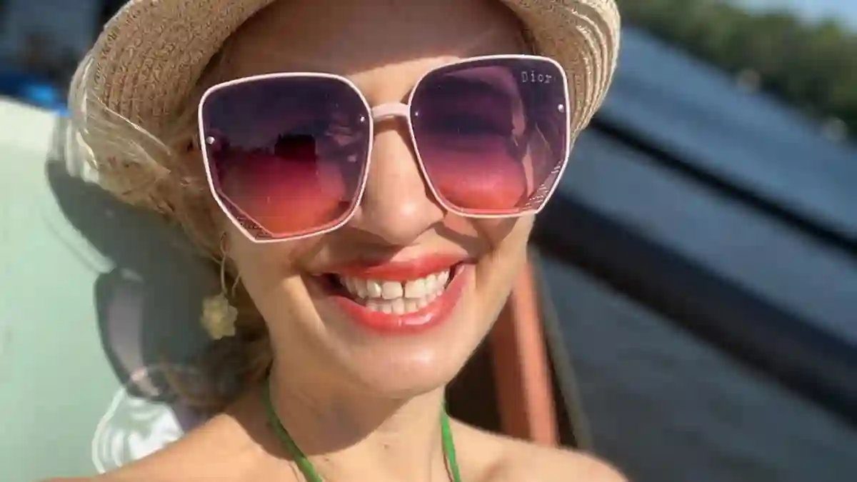 Susan Sideropoulos bikini sexy
