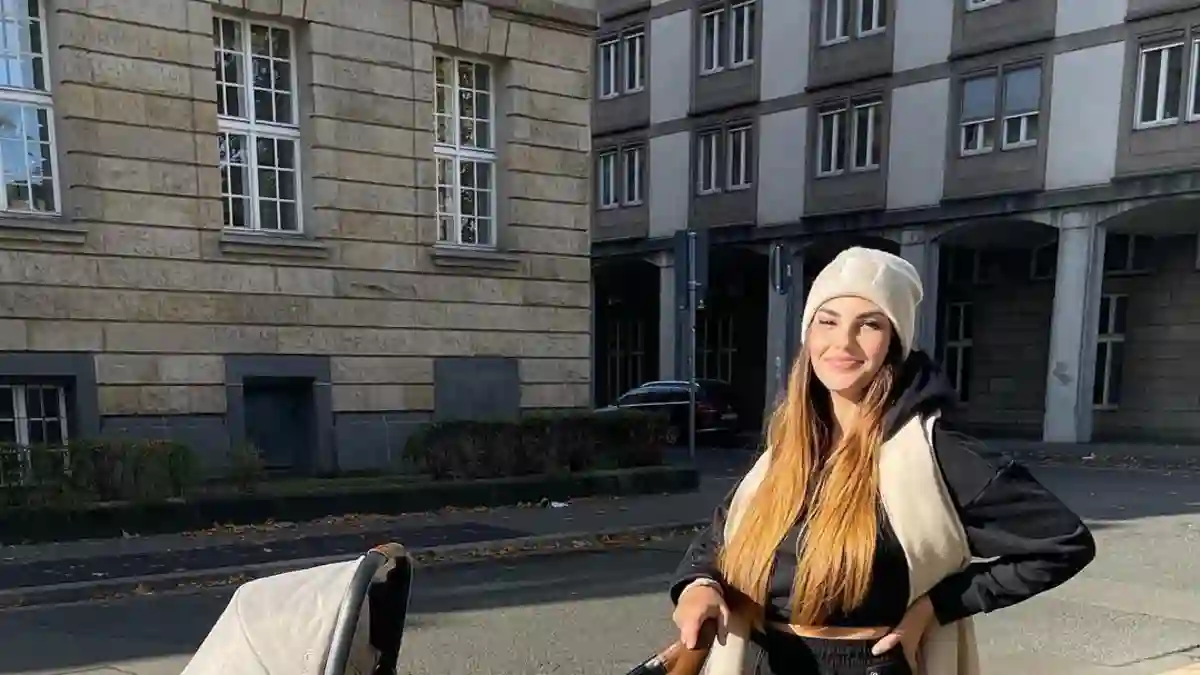 Yeliz Koc mit Baby Snow Elanie auf Instagram