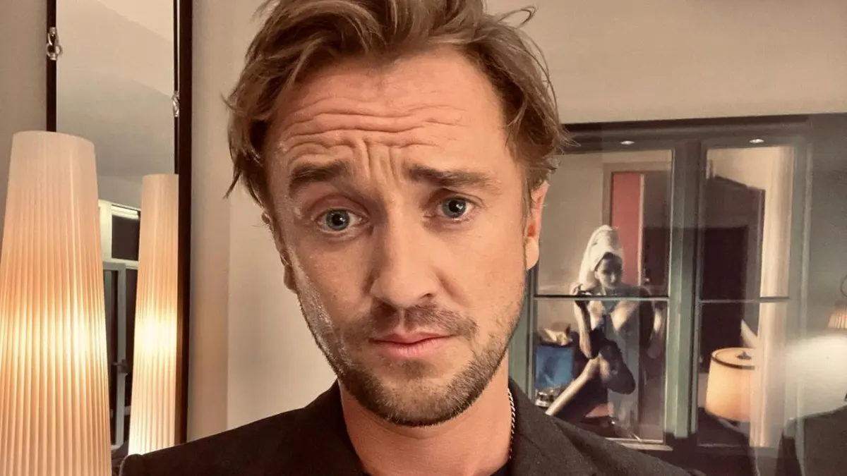 tom felton instagram selfie