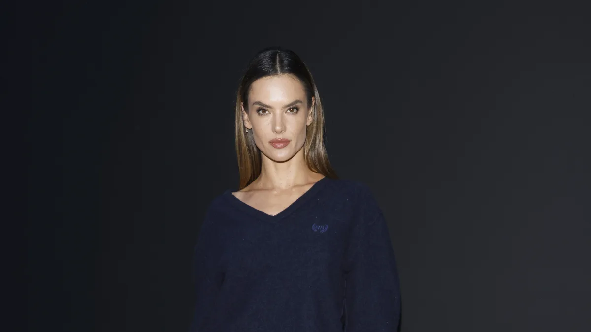 Alessandra Ambrosio im gewagten Balenciaga-Look