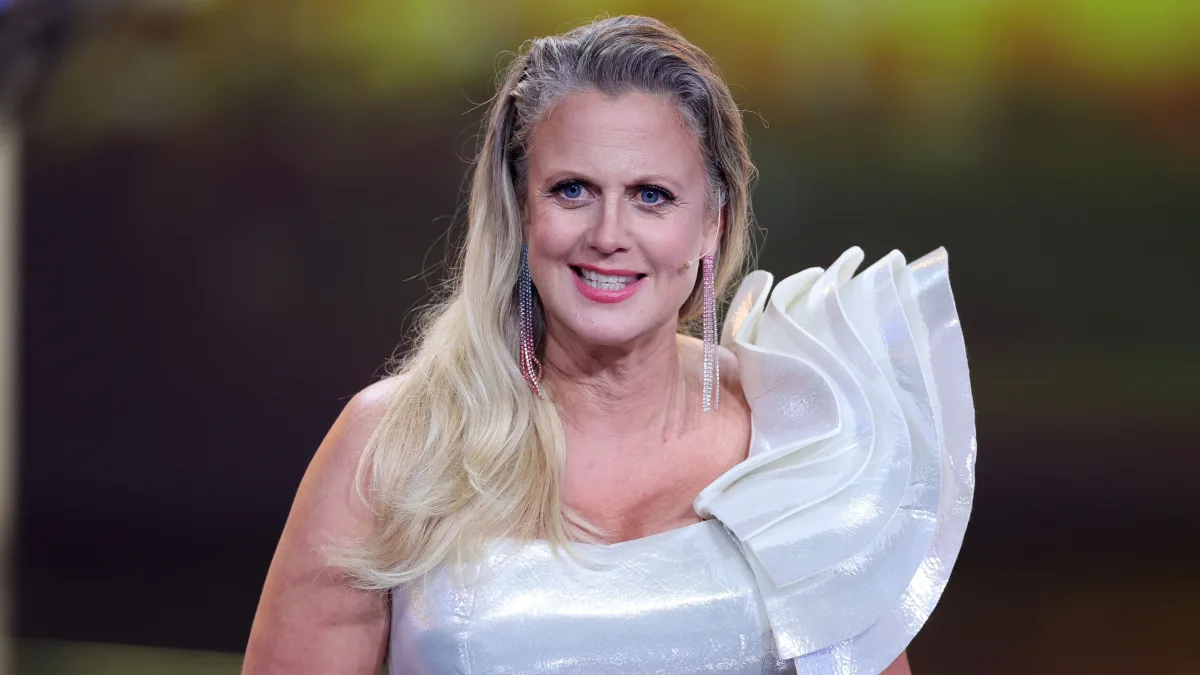 barbara schöneberger heiß freizügig badeanzug ausschnitt instagram