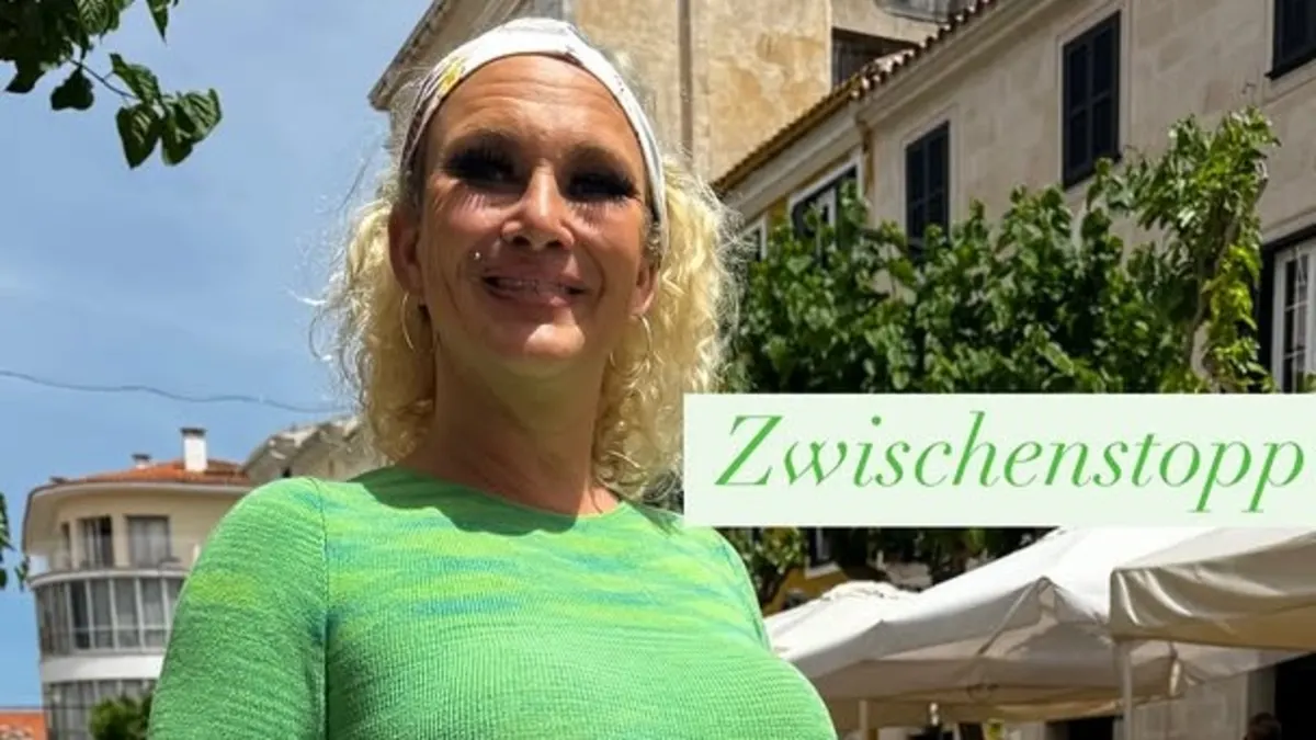 caro robens heiß freizügig haut cut out kleid look