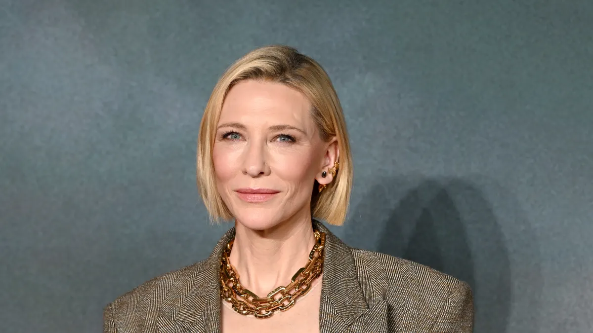 Cate Blanchett lässt sehr tief blicken