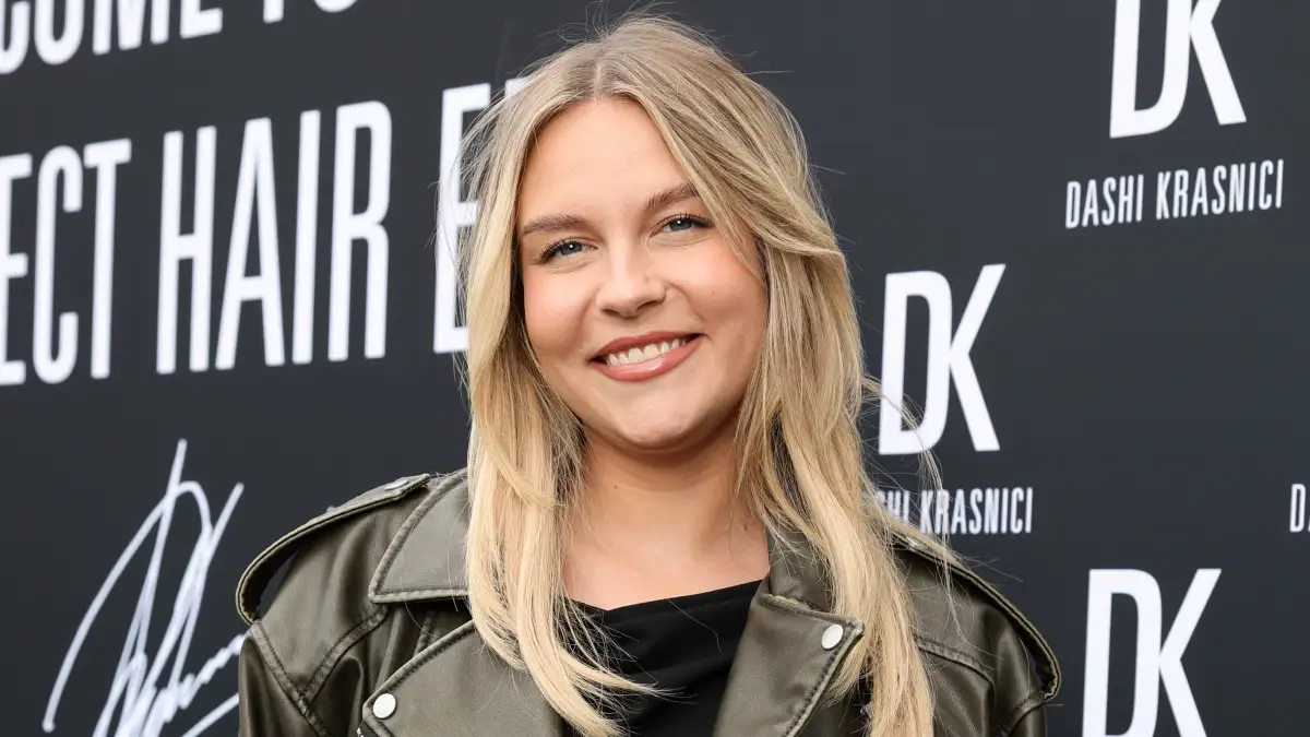 dagi bee heiß sexy throwback bikini body look