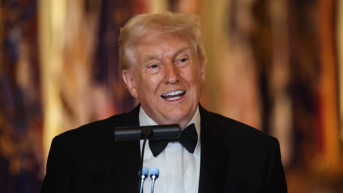 Wie Donald Trump seinen Namen vermarktet und worauf Verbraucher bei den hochpreisigen Fanartikeln achten sollten.